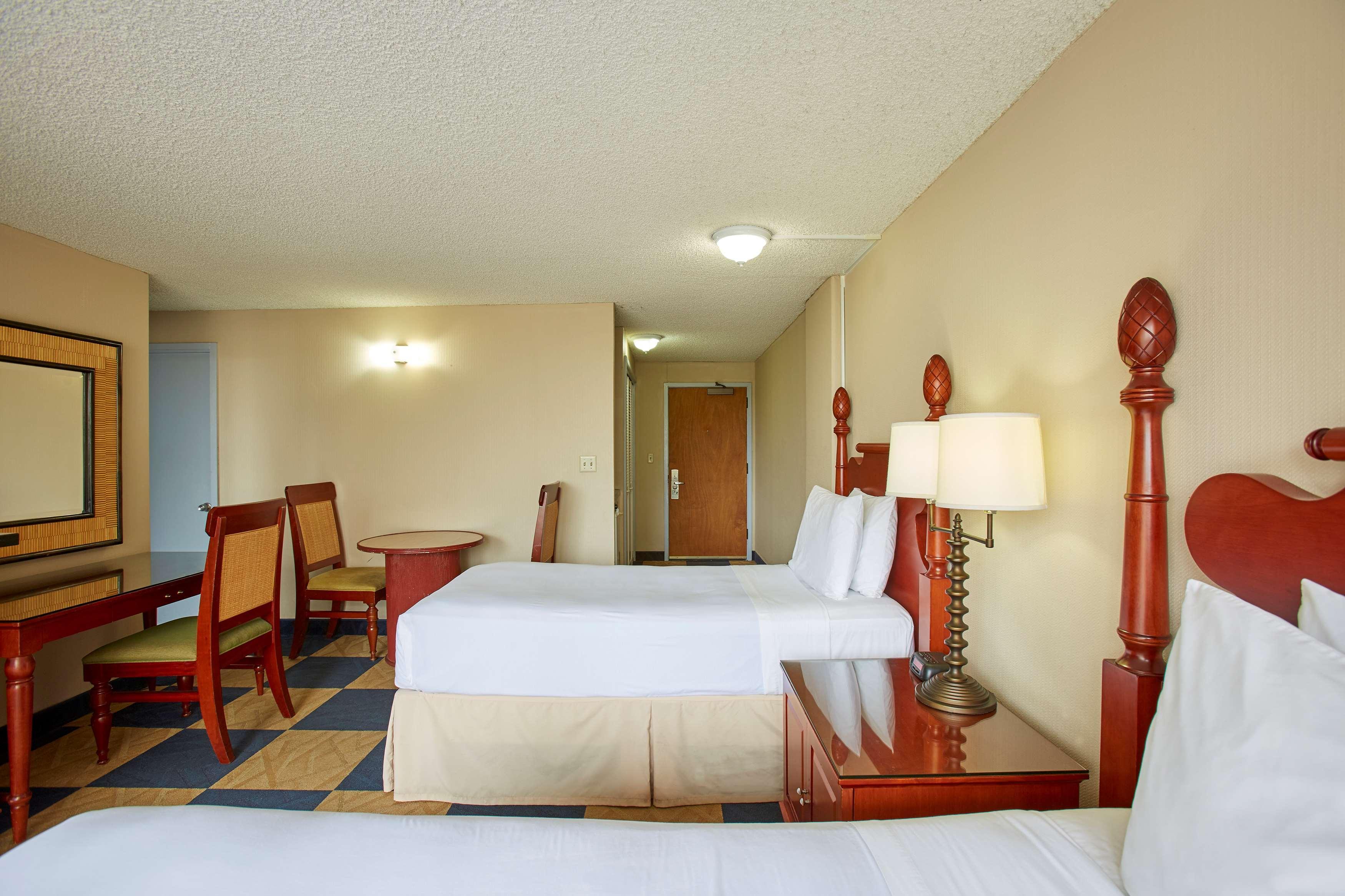 Ewa Hotel Waikiki Гонолулу Екстер'єр фото