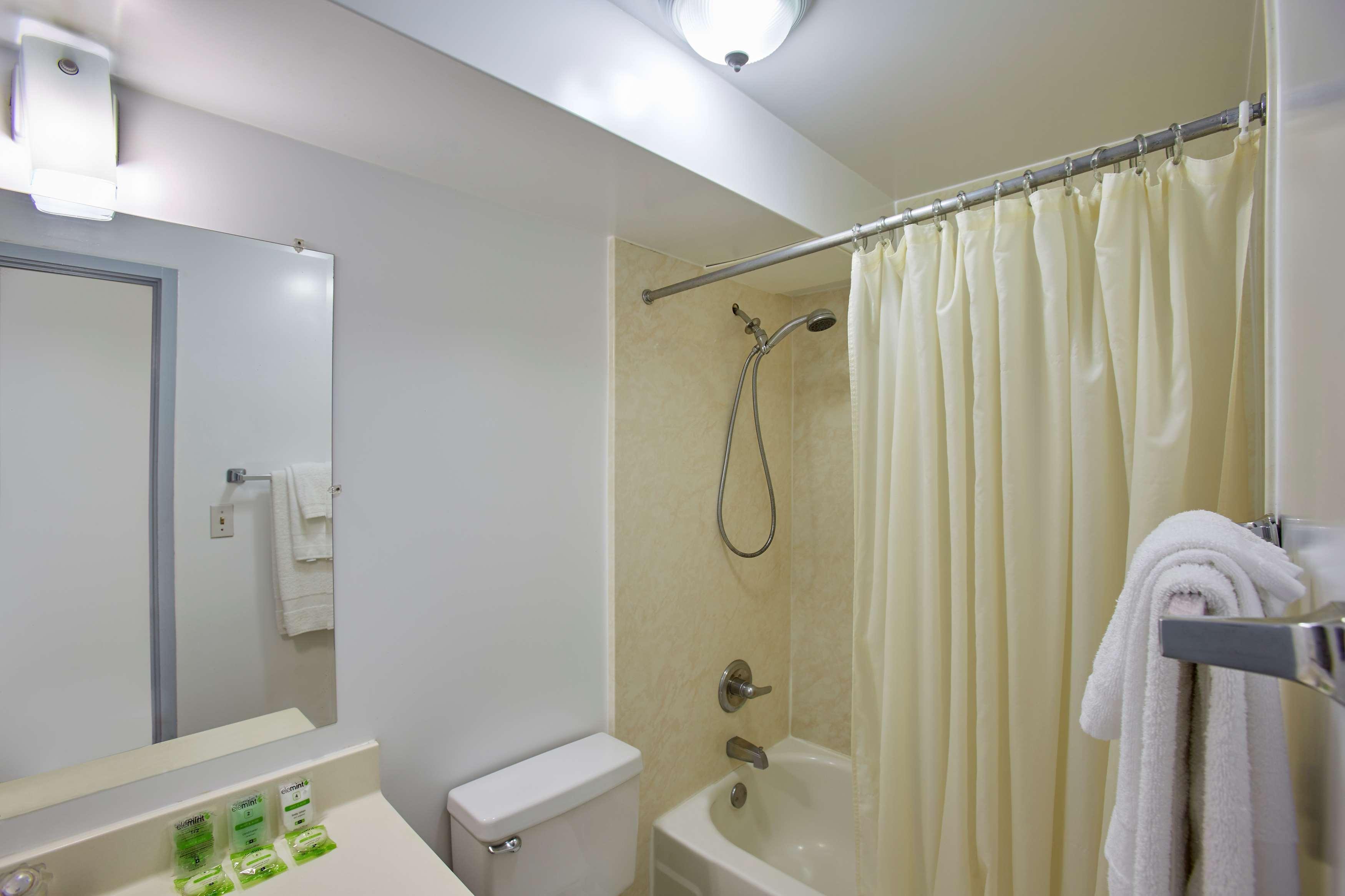 Ewa Hotel Waikiki Гонолулу Екстер'єр фото