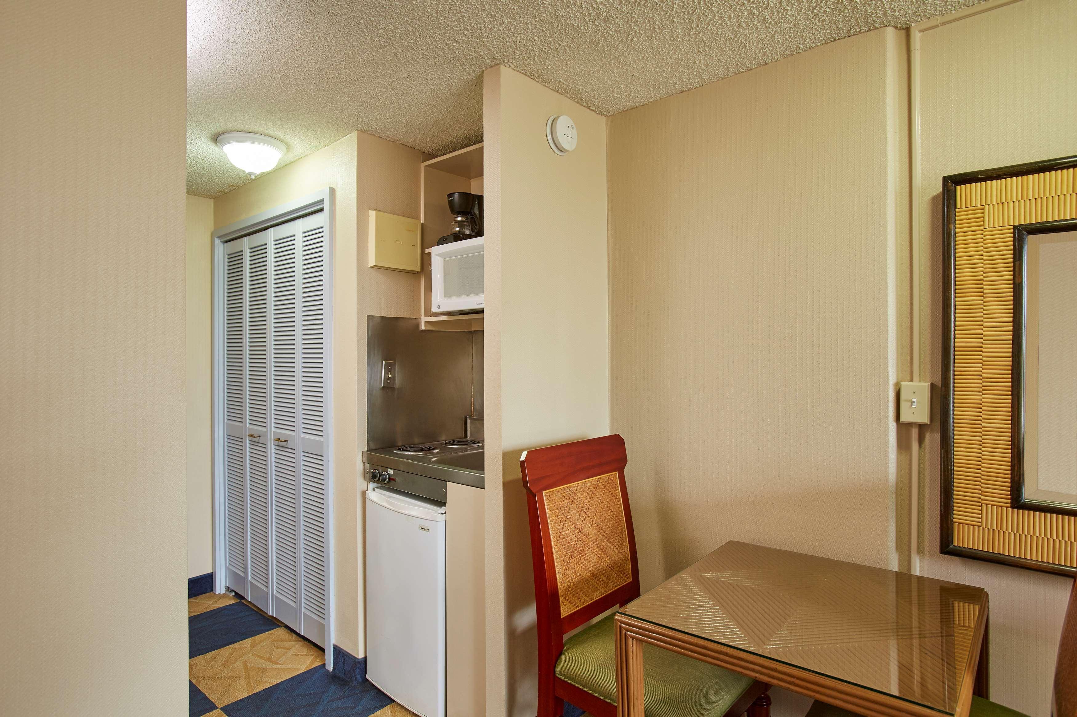 Ewa Hotel Waikiki Гонолулу Екстер'єр фото