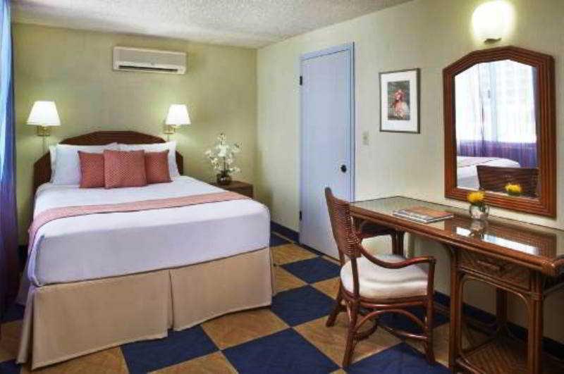 Ewa Hotel Waikiki Гонолулу Екстер'єр фото